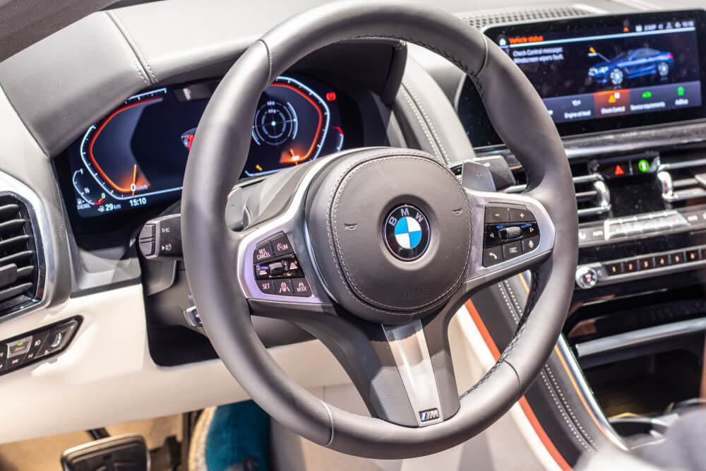 Gadżety BMW: Spersonalizuj swój samochód, ciesz się jeszcze większym komfortem jazdy