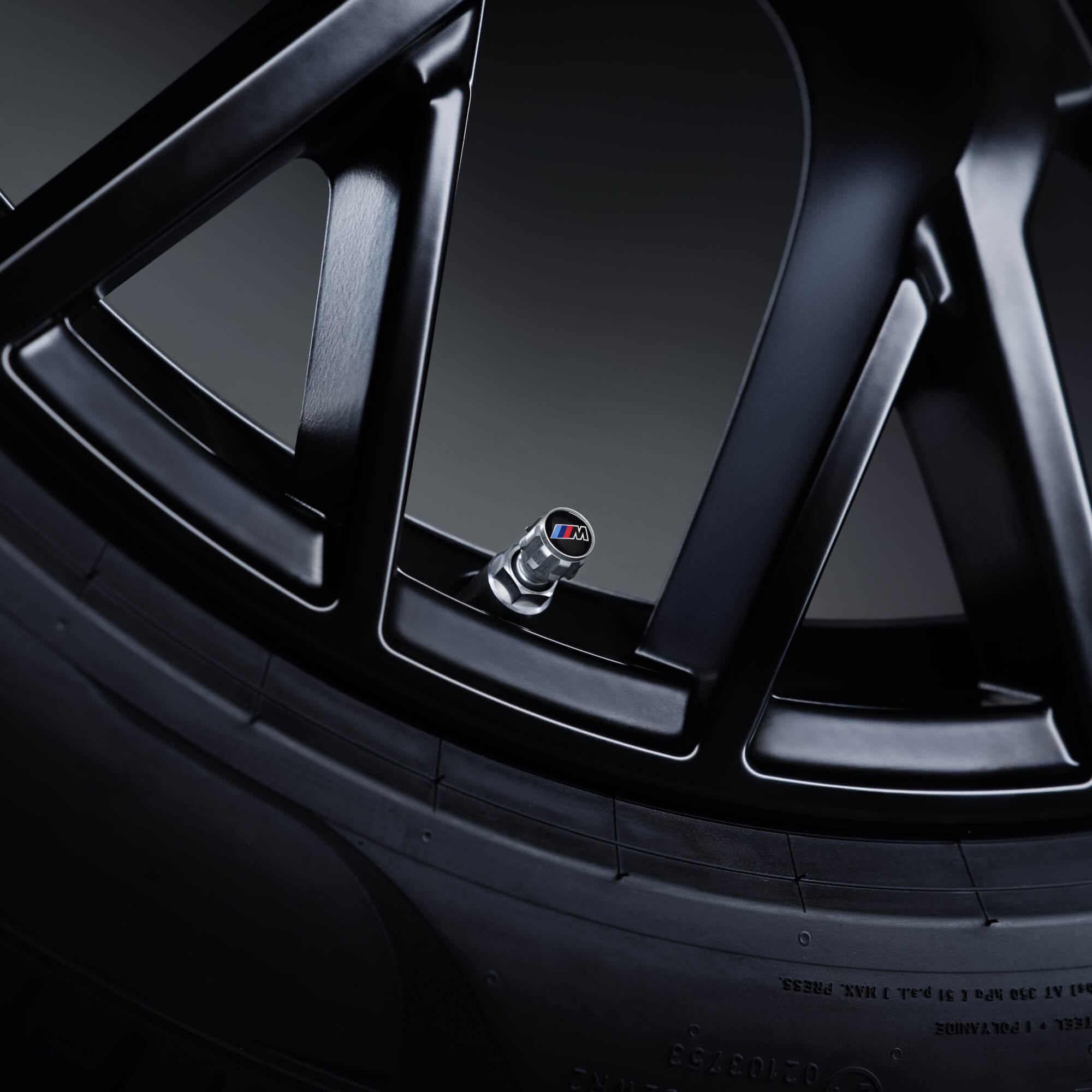 Nakrętki na wentyle BMW M zestaw 36105B5C8E5 36115BBDFC8