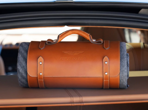 Koc piknikowy Aston Martin DBX